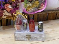 Lote de 10 Miniaturas de Bebida en Chupito de Cristal y Bote de Caramelos en Bolsa de Regalo con Lazo - Regalos Originales para Invitados de Boda, Aniversarios, Comuniones, Bautizos, Cumpleaños y Despedidas de Soltero/Soltera - details 11