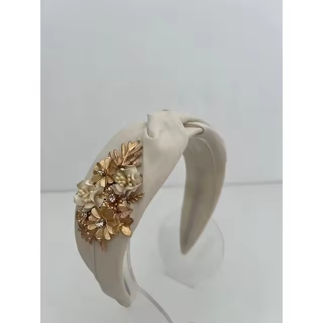 Diadema blanca con decoración lateral - 1