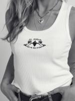Camiseta tirantes "religión" de Aire Retro. Camiseta entalladita de canalé con bordado central "El amor es mi religión" Con un algodón súper gustoso que se ajusta al cuerpo pero sin marcar demasiado! - details 2