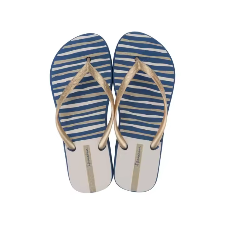 IPANEMA 83582 Chanclas piscina de mujer de la marca Ipanema modelo Happy. Fabricado con dos tiras en color dorado y planta con diseño. Planta anatómica y suela de goma antideslizante. - 1