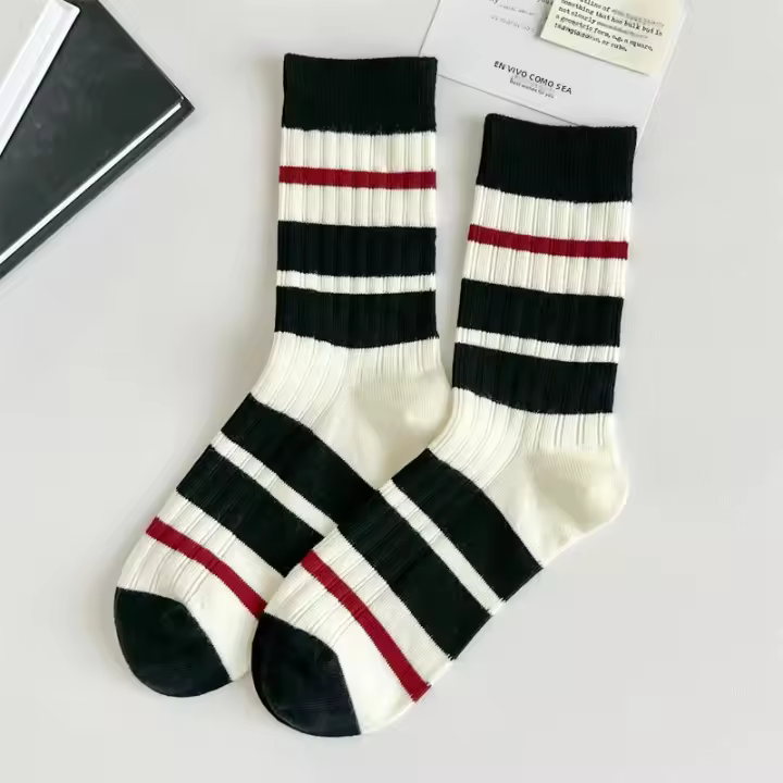 Calcetines De Moda Para Mujer Nuevo Otoño Casuales Transpirables Estampados Mixtos Bordados Algodón Poliéster Spandex Alta Calidad Tendencias Calcetines De Pies Altos - 1