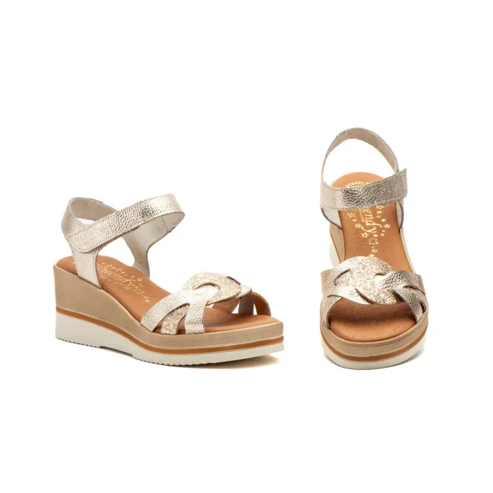 3847 Platino  Hecho en España Sandalias Mujer Piel Platino Numeración: 35-41 Marca: Duendy Color: Platino SANDALIA MUJER CON PLANTA DE GELÑ MUY COMODA Y SUELA DE CUÑA CON CIERRE DE VELCRO PARA MAYOR COMODIDAD PARA TUS PIES IDEALES PARA EL VERANO - 1