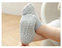 Pies De Bebé Con Protección De Rodilla En Calcetines Antideslizantes Para Niñas Y Niños Color Sólido Seguridad Al Escalar En La Pista De Carreras Invierno 2023 - details 10