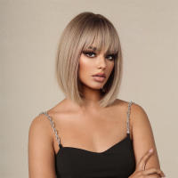 Pelucas Sintéticas Ombre Marrón Claro Para Mujeres Cortas Rectas Bob Con Bangs Peluca Química Resistente Para Cosplay Y Uso Diario Textura Natural Capa Promedio Densidad 130% - details 2