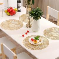 1Pc Almohadilla De Mesa Duradera Con Nubes Huecas Resistente Al Aceite Antideslizante Coaster De Aislamiento Para Cocina Y Hogar Decoración De Taza De Café Forma Redonda Material PVC Estilo Moderno - details 4