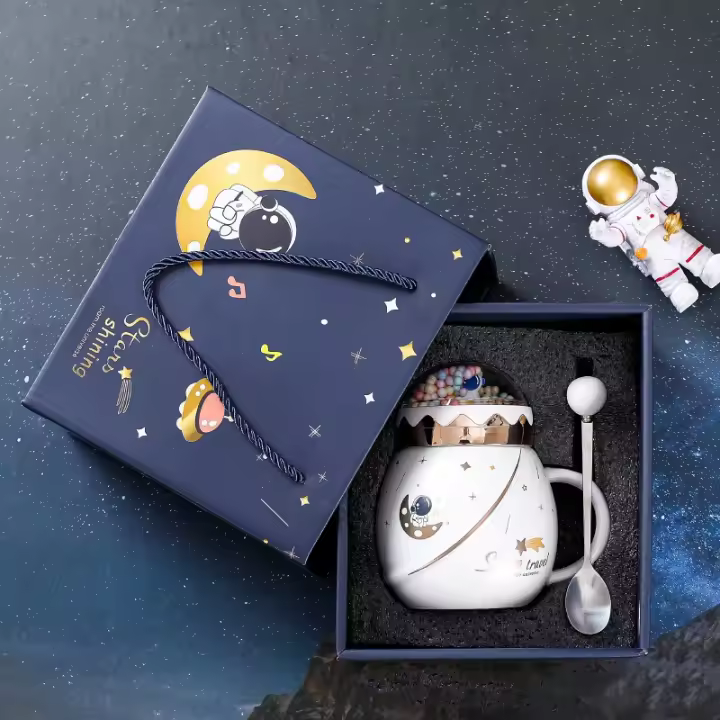 Taza De Cerámica Con Tapa Y Cuchara Serie Astronauta Regalo Creativo Para Negocios Eco-amigable Para Café Y Té Cumpleaños Y Fiestas Para Niñas - 1