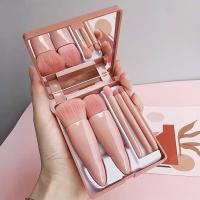 5 piezas de juego de brochas de maquillaje mini con espejo y estuche, herramientas de belleza profesional, brochas de pelo suave de fibra para polvo y sombra de ojos, regalo de favor de plástico portátil - details 0