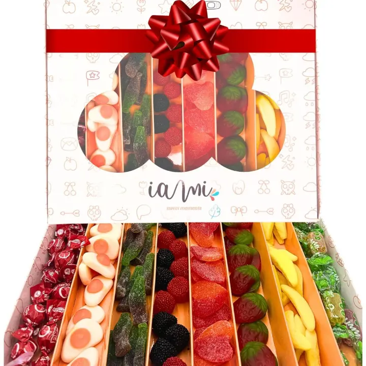 Caja Chuches Regalo - Más de 120 Chuches y Golosinas para Regalar - Moras, Cola, Jelly, Fresas, Plátanos, Corazones, Huevos y Pikotas- Perfecto como Regalo de Cumpleaños, Navidad, Empresa, Amigos - 1