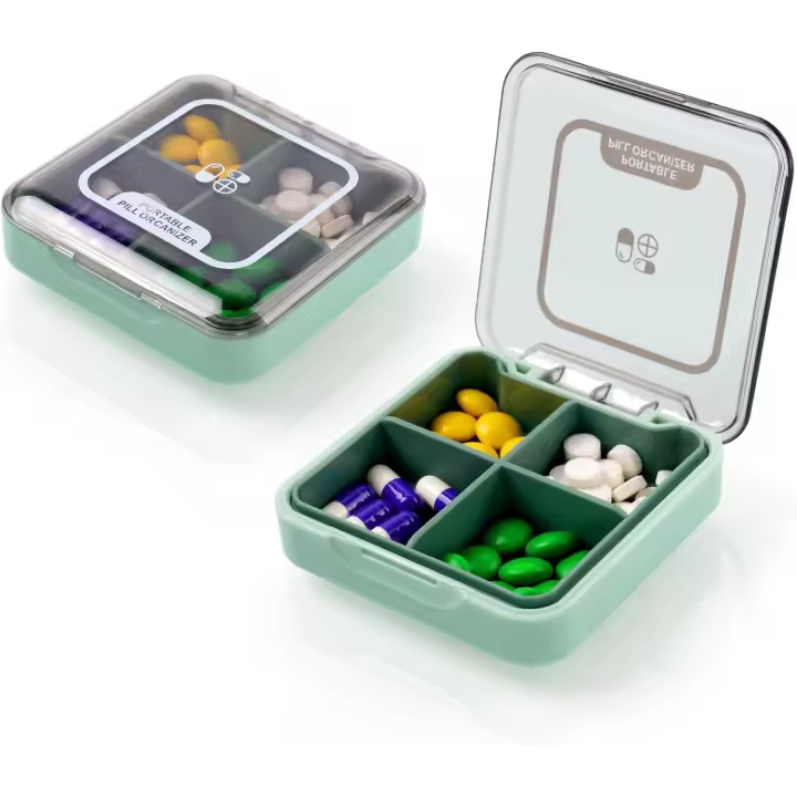 Pastillero Caja, Caja de Pastillas con 4 Compartimentos, Pastillero Portátiles de Viaje, Pastillero Diario Bolsillo, Pastillero Semanal, Para Medicamentos y Vitaminas (Verde) - 1