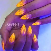 10 Rolls De Uñas Con Diseño De Llama Fluorescente Estilo Neón Para Manicura Adhesivos De Papel Estelar Para Decoración De Halloween - details 4