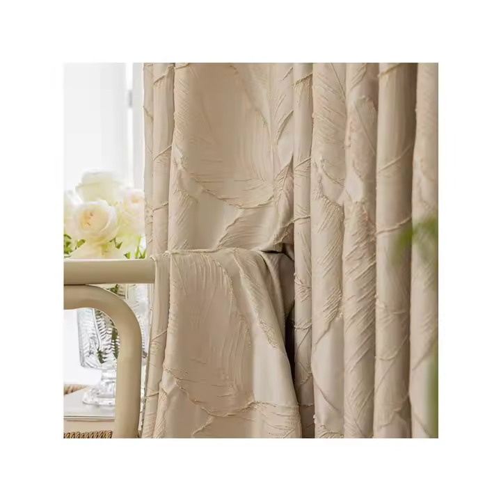 Cortina De Lujo Para Sala De Estar Y Dormitorio Con Patrón De Hojas Encajadas Y Bloqueo De Luz En Beige 100% Poliéster Para Villa - 1