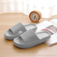 Sandalias De Hueso Grueso Para Mujer EVA Suave Suela Cama De Nubes Pantuflas De Interior Antideslizantes Playa Verano 2025 - details 35