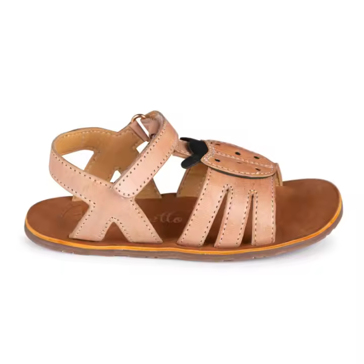 SANDALIA BAREFOOT ROSA - SUAVIDAD Y ENCANTO CON MARIQUITA EN RELIEVE. CHETTO. - 1