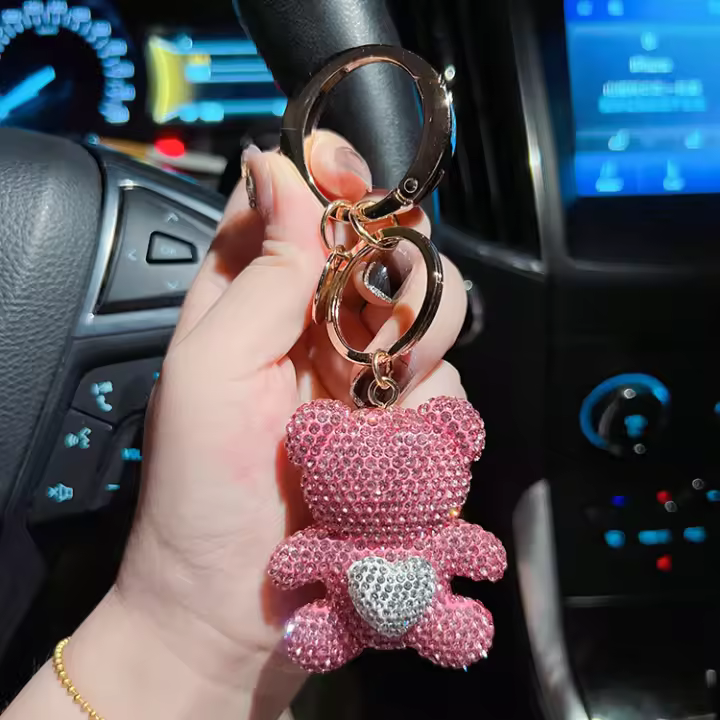 Llavero De Muñeco De Oso De Amor Con Diamantes Cerámica Y Metal Grande En Forma Circular Regalo Pequeño Para Niñas - 1