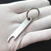 Llavero De Abrebotellas Miniatura Con 3 Estilos Creativos Y Portátil Para Camping Caza Y Sobrevivencia Herramienta De Cocina De Acero Inoxidable Y Aleación De Titanio - details 10