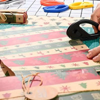 Cortador De Papel De Embalaje 1pc Creativo Para Regalos Y Manualidades Corte De Línea Sliding En Roll De Papel Kraft - details 1