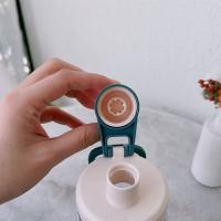 Botella De Agua Con Manija Y Correa Transparente De Plástico Ligera Gran Capacidad 0.6L/0.8L/1L Botella De Bebida Para Viajes Resistente Al Desbordamiento - details 11