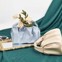Mudono Bolso Pequeño para Mujeres Bolsa Minimalista Bolsa de Nubé Ruched Impermeable Bolso de Asa Superior Lindo Bolso Cosmético de Viaje - details 0