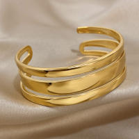 Pulsera De Acero Inoxidable Gruesa Para Mujer Con Tres Capas Liso Plataforma De Moda Impermeable Anillo De Bangles Ancha Dorado - details 1