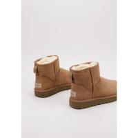 UGG CLASSIC MINI II Bota Esquimal Mujer Cuero - details 2