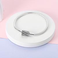 Pulsera De Acero Inoxidable Platinado 2024 Para Mujer Con Cadena De Serpiente Y Encantos Originales Joyería DIY Clásica Para Fiestas Y Compromisos - details 58