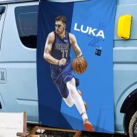 Bandera De Luka Doncic Jugador De Baloncesto Arte Impreso Decoración De Pared Japonesa Para El Hogar Tamaño Variado Polyester - details 7
