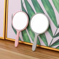 Espejo De Maquillaje Portátil Para Mujeres Con Manija Espejo De Vestíbulo Redondo Compacto De Plástico Magnificante 6 Pulgadas Estilo Moderno - details 0