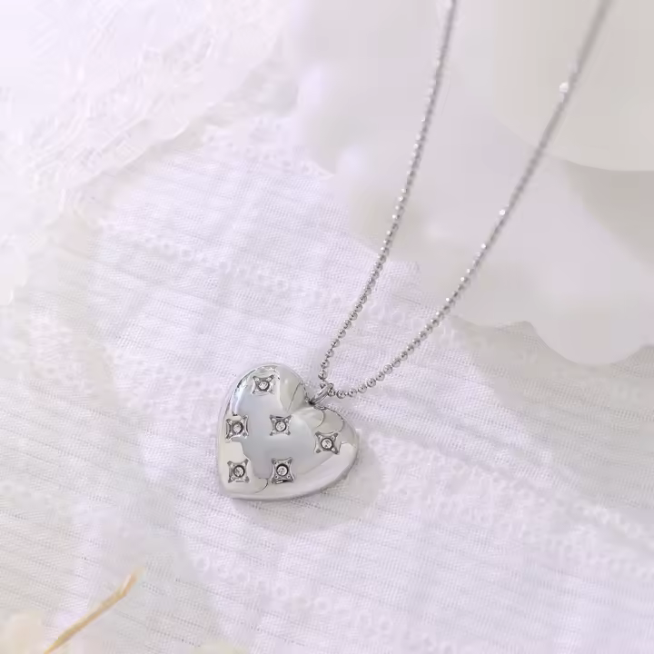 Collar con colgante estilo corazón de amor para mujer, Circonia cúbica, collar de acero inoxidable, joyería de lujo, regalo del Día de San cuadrado de estrella de acero inoxidable Vintage para mujer, collar de cadena de serpiente chapado en oro de 18 - 1