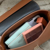 Bolso De Hombro Para Mujer Estilo Retro Tendencia PU Cuero Sólido Color Simple Bolso De Comunicación Con Manija Portátil Bolsos Casual - details 31