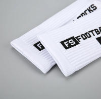 Calcetines De Fútbol Antideslizantes Y Transpirables Para Hombres 2025 Medio Tubo Anti Sudor Y Olor Deporte Ciclismo - details 2
