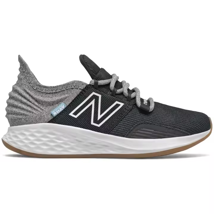 Zapatillas New Balance Roav V1 Future Sport para niños unisex en color negro - 1