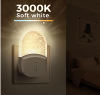 Luz de noche regulable, luces de noche que se conectan a la pared, luz de noche para niños, paquete de 2, luz de noche amarilla ámbar con sensor crepuscular para dormitorio, baño - details 2
