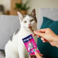 Vitakraft Cat Stick Pollo con Hierba Gatera 3x6gr, Sin Azúcares Añadidos, Ideal para Premiar a tu Mascota - details 3