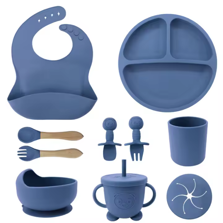 TK Vajilla de Bebé Silicona, 10 piezas de Vajilla Infantil, Cuadertos con Plato Sucker, Plato Bebe Ventosa,Tenedor con Mango De Madera, ，Bebe de silicona, Babero Set vajilla silicona Bebe - 1