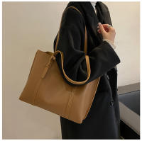 Bolso De Hombro Versátil De Cuero Suave Negro Minimalista Gran Capacidad Bolso De Tote Casual Para Mujer Estilo Inglés - details 6