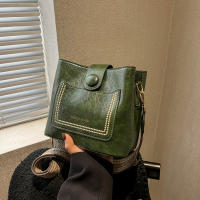 Bolso De Hombro Estilo Bucket Moda Con Correa Ancha Y Ligera Lujo Para Mujer Bolsa De PU Con Lining De Poliéster Forma De Olla Cierre De Cremallera - details 13