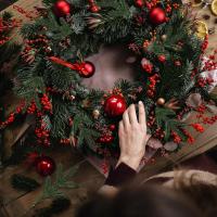 10pcs Ramas De Pino Con Bayas Rojas Artificiales Decoraciones De Navidad Para Arbolito De Año Nuevo Falsas Plantas Rojas De Fruta Adornos DIY Para Festividades - details 4