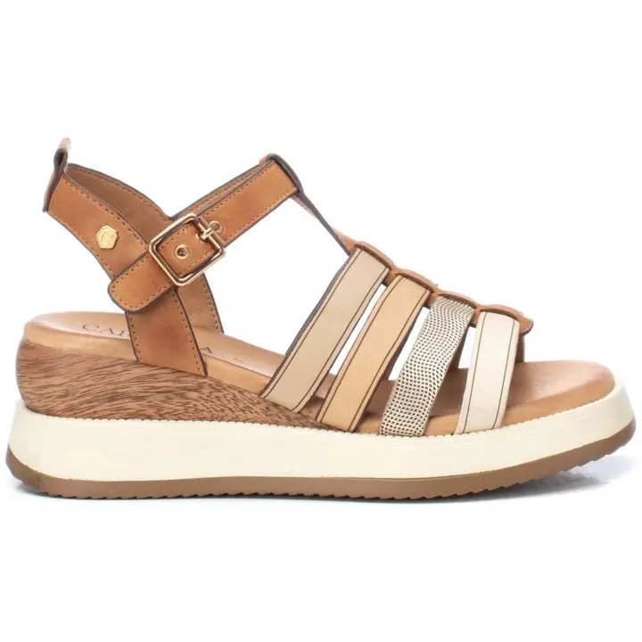Zapatos marca Carmela modelo 161607-Camel para mujer en color beig - 1