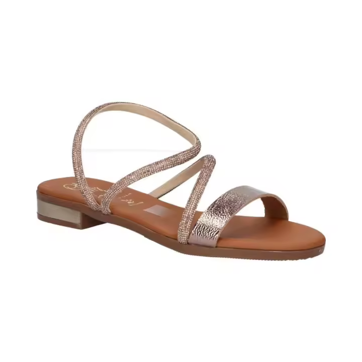 5586 OH MY SANDALS Sandalia de mujer modelo Duna Cava fabricada con tiras de piel dorada y detalle de pedrería. Planta de piel acolchada y suela de goma antideslizante. - 1