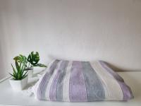 Toalla de playa, Pareo, XXL, 210 x 240 cm, 60% Algodón, 40% Viscosa, Rayas, Color Morado Lila, Blanco y Gris. Kiglam - details 0
