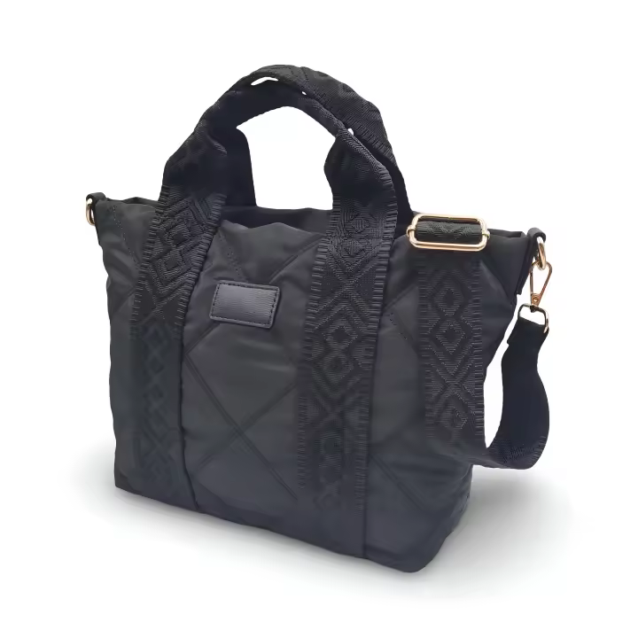 Bolso de Nylon de Amplia Capacidad en Varios Colores - Colección Primavera-Verano 2025 - Asas de Mano y Bandolera Regulable - Ligero y Cómodo para Diferentes Usos - 1