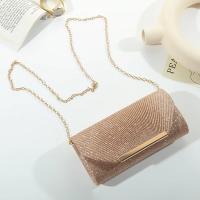 Bolso De Noche Elegante Y Moderno 2023 Para Novia Y Damas De Honor Cierre De Cadena Bolso De Mano Para Mujer Material Principal Poliéster Estilo Inglés - details 15