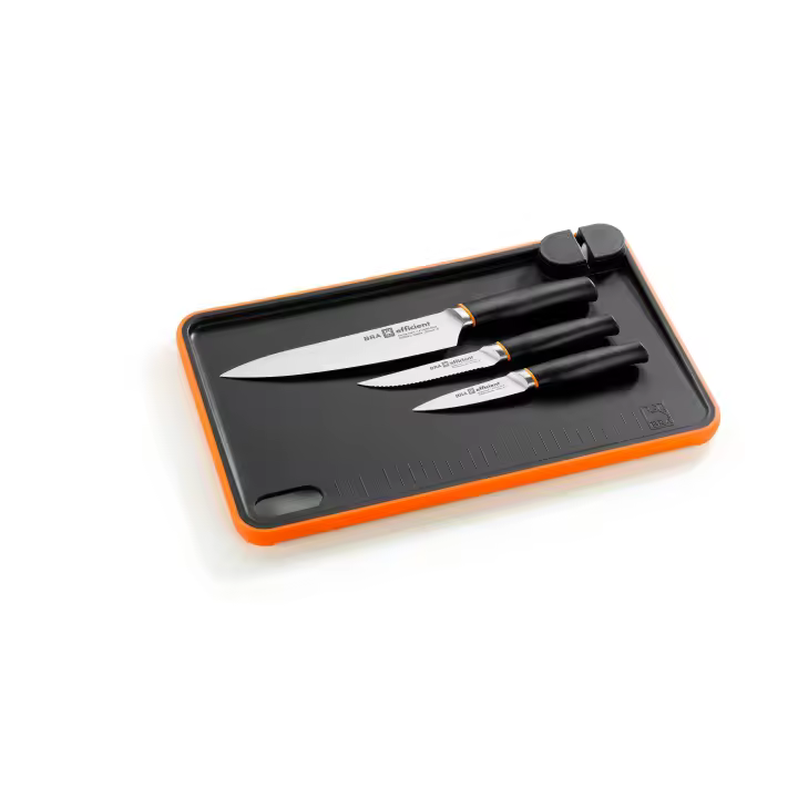 Bra - Set 3 Cuchillos + Tabla de Cortar con Afilador Efficient, 40 x 25 cm, Cocinero, Tomatero, Mondador, Diseño Inclinado, Guía de Corte, Antideslizante, Apta Lavavajillas - 1