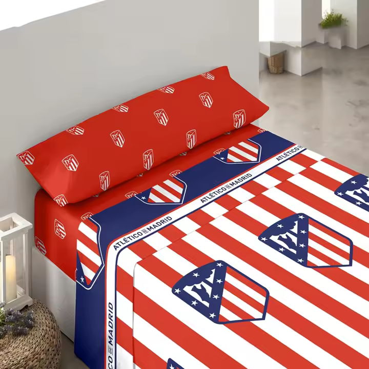 Juego De Sábanas Atlético de Madrid Escudos y Rayas.  Composición: 50% algodón 50% poliéster. Licencia Oficial. ATLETICO MADRID - 1