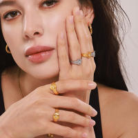 Anillo de flor con sello chapado en oro de 18 quilates de acero inoxidable Retro a la moda para mujer, anillos de moda de alta gama, accesorios de joyería, regalo de cumpleaños simple North Star Starburst anillos de sello Simple Color dorado anillo - details 7