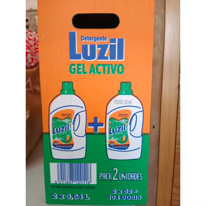 Luzil Detergente Líquido Gel Activo 52 Lavados – Pack Duplo para un Total de 104 Lavados con Limpieza Eficaz y Ahorro Garantizado. Su Fórmula Avanzada Elimina Manchas Difíciles de los Tejidos sin Dañar la Ropa, ofreciendo Cuidado y Resultados Impecables - 1