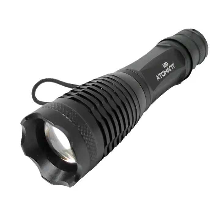 LED ATOMANT Linterna Policial LED Alta Potencia 1500 Lúmenes con Zoom Ajustable y Batería de Litio Recargable, Larga Duración, Incluye Caja de Transporte, Cargador, Adaptador para Pilas AA y Correa de Mano, Ideal para Emergencias y Uso Profesional - 1