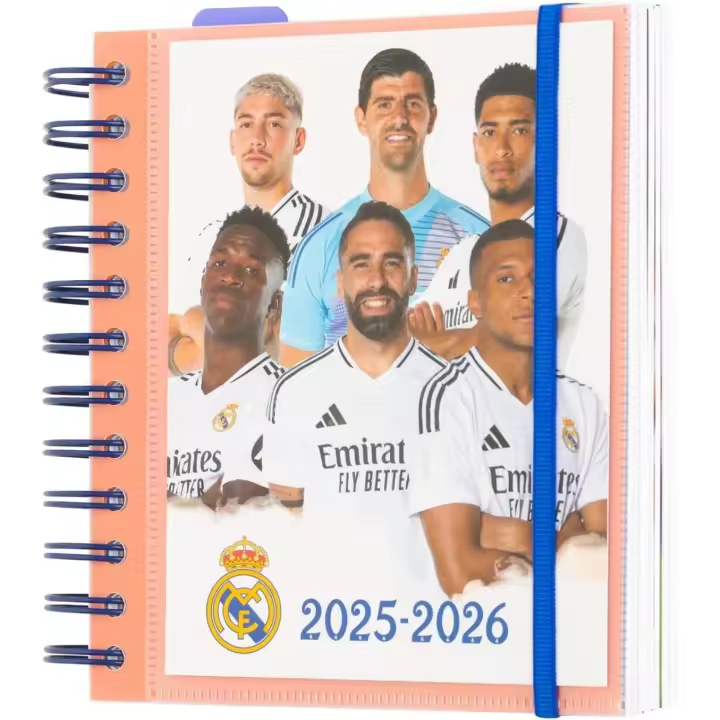 Agenda Escolar 2025-2026 Día por Página Real Madrid - Agenda Colegio Niños para Primaria : Curso 2025 2026 | Con Ilustraciones futbol, Pegatinas y Anillas - 1