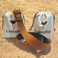 Cinturón de Piel de Ante Marrón para Hombre. REGALO: Auriculares TWS E6S. Elegancia y Calidad Artesanal. Fabricado a mano en España. Presentado en bolsa de tela - Calidad garantizada - Regalo Especial. Lukkalia - Kids and Us / LKKCME1 - details 0
