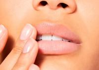 NUXE  Bálsamo De Labios Con Miel – Ultra-Nutritivo - Ultra-hidratante Y Reparador Rêve De Miel® – 15Ml - details 0